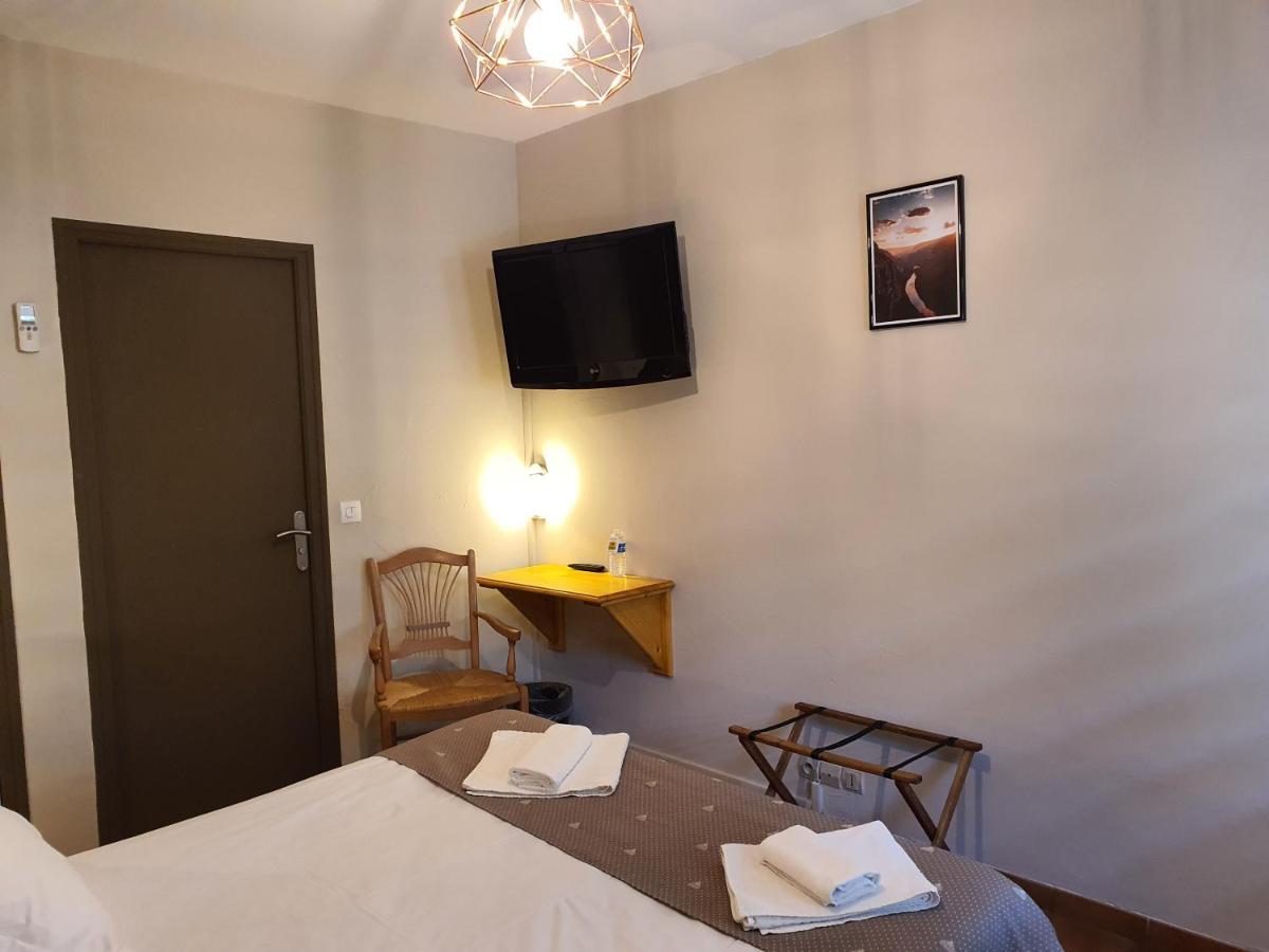 Saint-Martin-dʼArdèche Logis Hotel Restaurant L'Escarbille מראה חיצוני תמונה